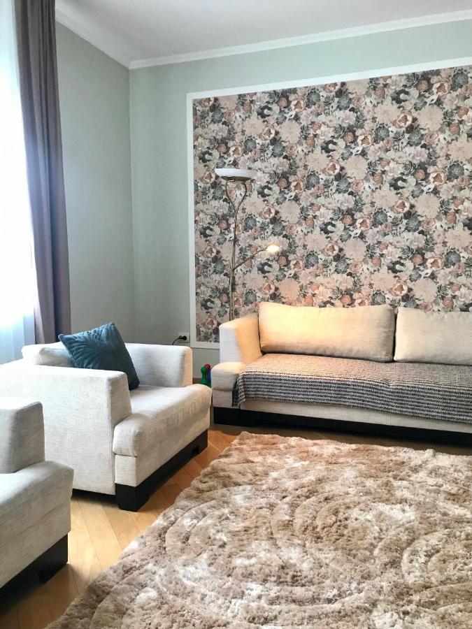 Family Apartment Near The University TTchernivtsi Extérieur photo